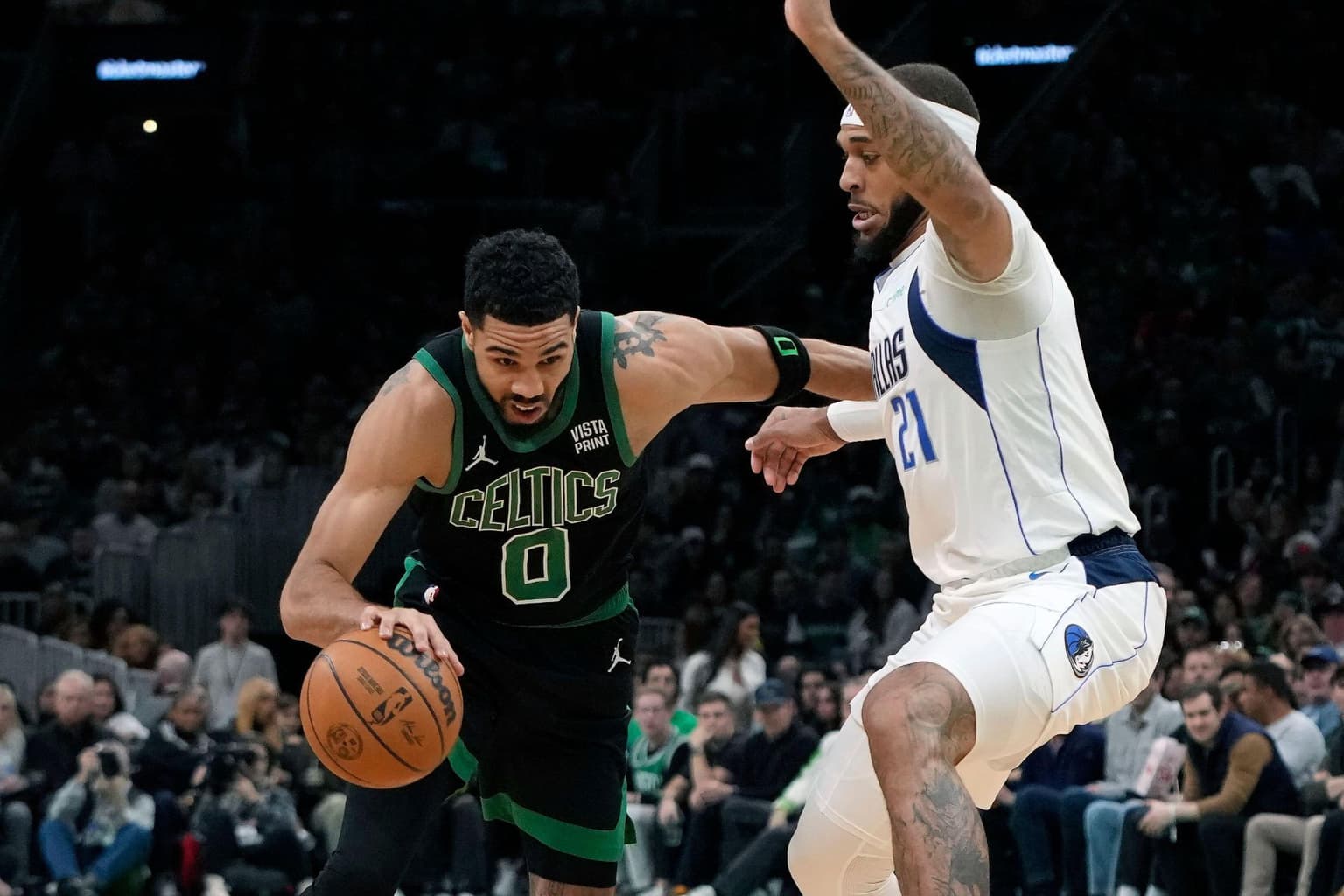 Boston Celtics extend win streak against Dallas Mavericks